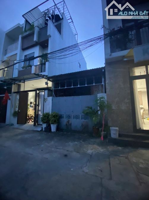 rẻ nhất Hòa Cường , nhà cấp 4 kiệt ô tô Trâng Đức Thảo dt: 55m ngang 4m, Đà Nẵng - 1