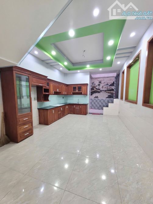 nhà 1 trệt 3 lầu 120,9m2 12ty TL MT đường Hai Bà Trưng p.Đông Hòa Tp.Dĩ An - 1