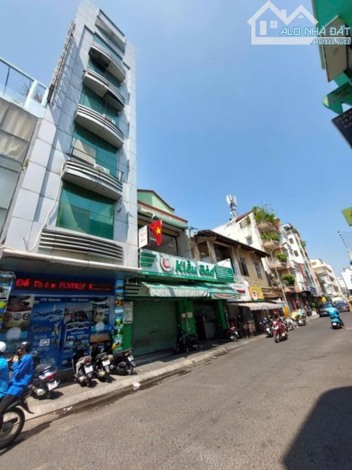 Bán Khách Sạn - MT đường Đề thám, P. Cô Giang, Quận 1 - DT: 4,7m x 15 - 7 tầng - 50 Tỷ - 1