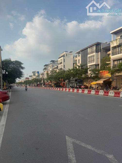 1 lô duy nhất - Mặt đường HỒ SEN - giấy phép cấp chính, không quy hoạch - 1