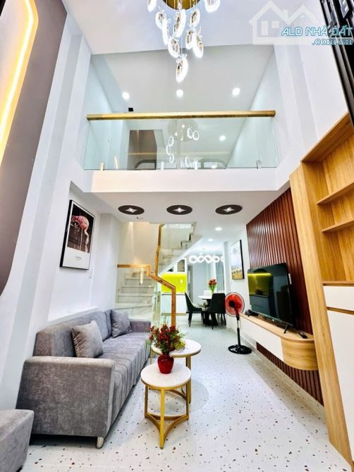 Bán nhà 3 tầng mới , đẹp - Hoàng Văn Thụ-Phường 2 -Tân bình .  Dt: 27m2 -Giá : Nhỉnh 5 tỷ - 1