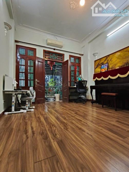 BÁN NHÀ ĐẸP ĐỐNG ĐA- NHÀ DÂN XÂY – 40M2*MT 4M – NHỈNH 10 TỶ - SIÊU HIẾM - 1