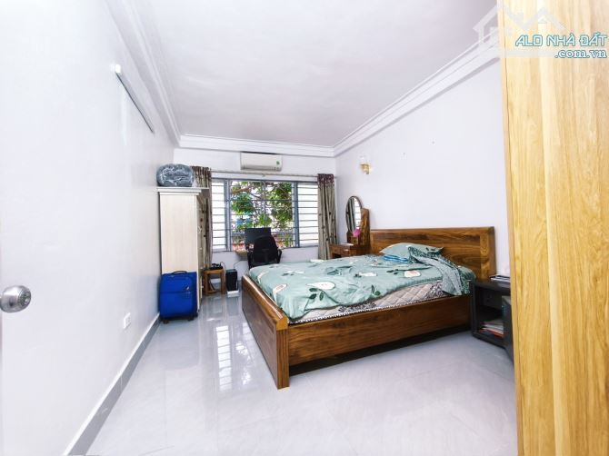 Bán nhà Vĩnh Hưng, Hoàng Mai, ô tô đỗ cửa, Dt 32m2, 3t, mt 3.5m, đẹp ở ngay. - 1