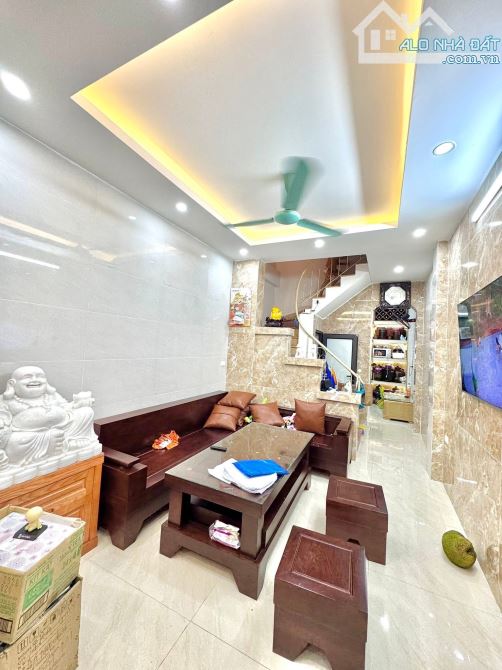 Có 102! Nguyễn Trãi, 30m ra ô tô, ngõ ba gác, nhà dân xây 4 ngủ. 34mx4T. Chỉ 6,7 tỷ - 1