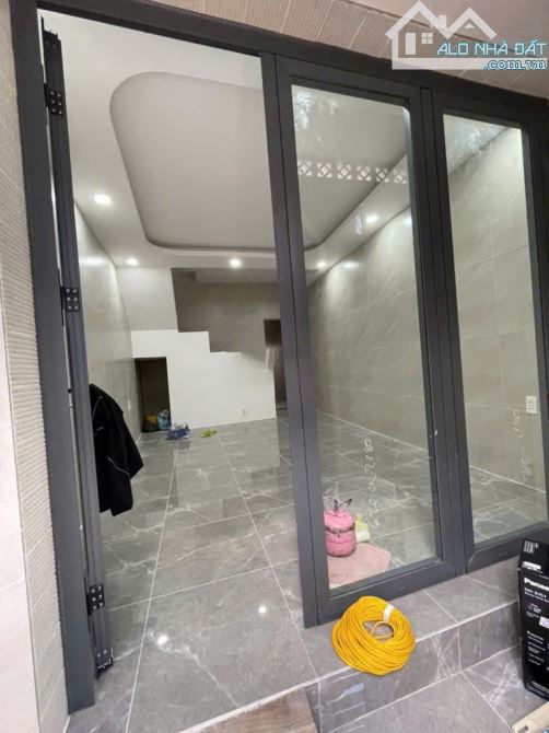 Cho thuê NNC hẻm 101 Bùi Minh Trực P5Q8. Giá 13,8 triệu - 1
