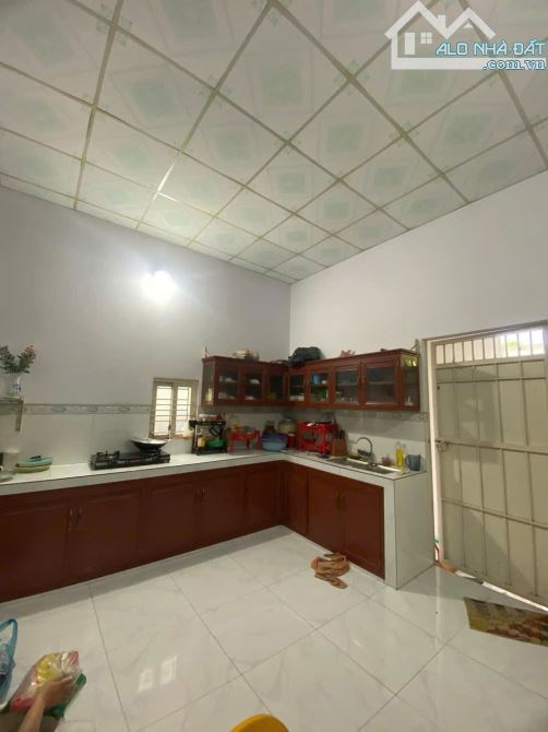 Bán căn nhà cấp 4 200m2 Tân Thông Hội giá 880 triệu SHR - 1