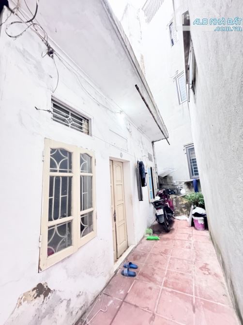 HIẾM!!!  HOÀNG MAI –  BÁN NHÀ CẤP 4 XÁC ĐỊNH BÁN ĐẤT - 39M2-5.3 TỶ CÁCH NGÕ Ô TÔ 30M - 1