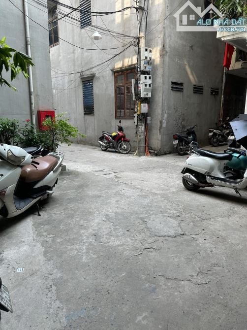 Bán nhà Tô Hiệu 42m2, 4T, 2 mặt tiền phân lô, ô tô đỗ cổng chỉ hơn 8 tỷ - 1
