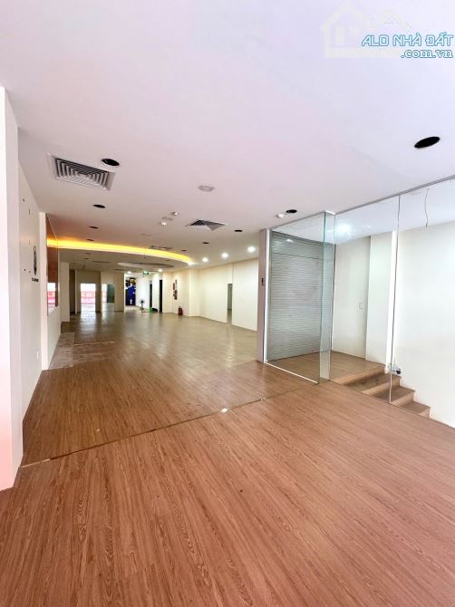 Siêu hot MBKD phố Cầu Giấy, 200m2 – MT 6,5m , riêng biệt , có hầm để xe - 1