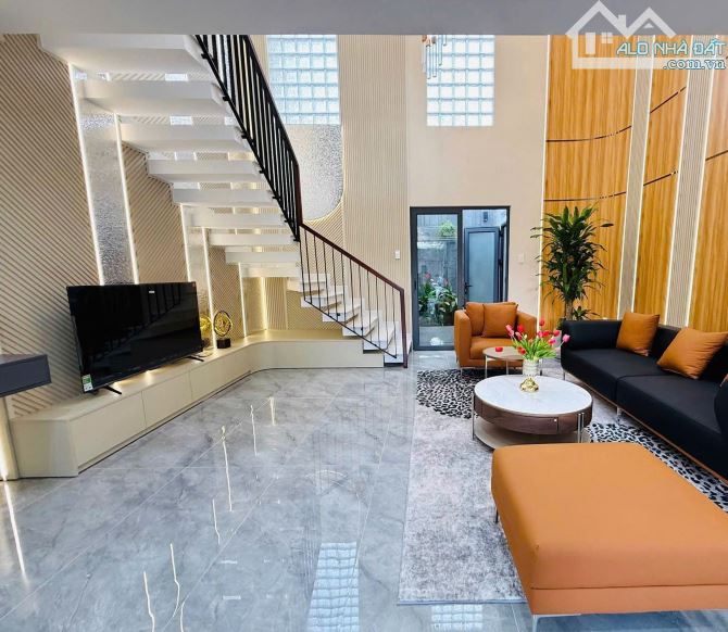 Chú Năm kẹt tiền bán nhà 53m2 Trần Quang Diệu,Q3 xây 3 tầng.Gần bệnh viện An Sinh.Hẻm 6m - 1