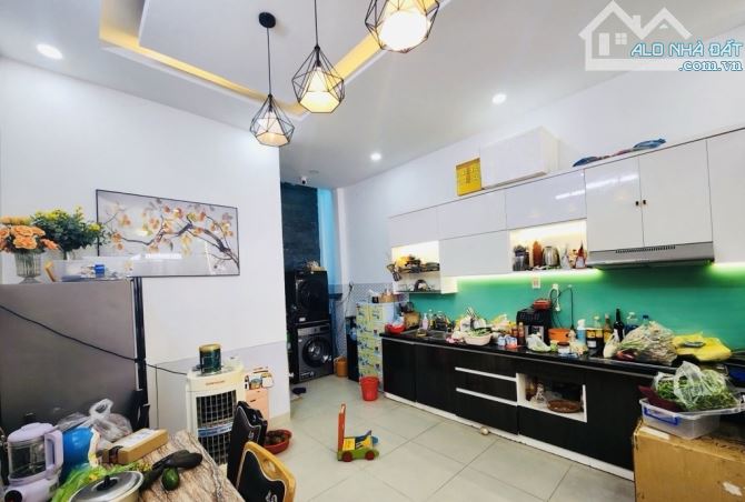 Bán nhà GV gần công viên Làng Hoa - Gò Vấp 60m2. 2 tầng, 2 phòng ngủ. - 1
