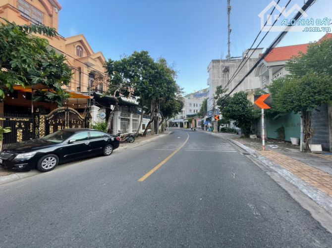 CẦN BÁN NHÀ GÓC 2 MẶT TIỀN PHAN CHU TRINH CÁH BIỂN BÃI SAU 400M VỊ TRÍ DU LỊCH - 1