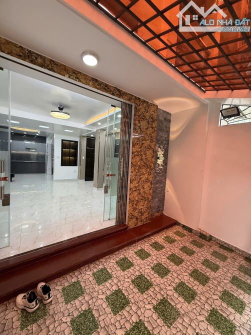 Siêu phẩm Lê Lai nhà mặt ngõ kinh doanh buôn bán ô tô đỗ cửa - 1