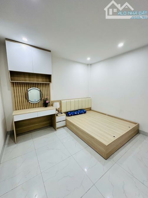 CẦU GIẤY - BA GÁC TẬN CỬA - 30M² - 5 TẦNG - MẶT TIỀN RỘNG - NHÀ ĐẸP Ở NGAY - 7.5 TỶ - 1