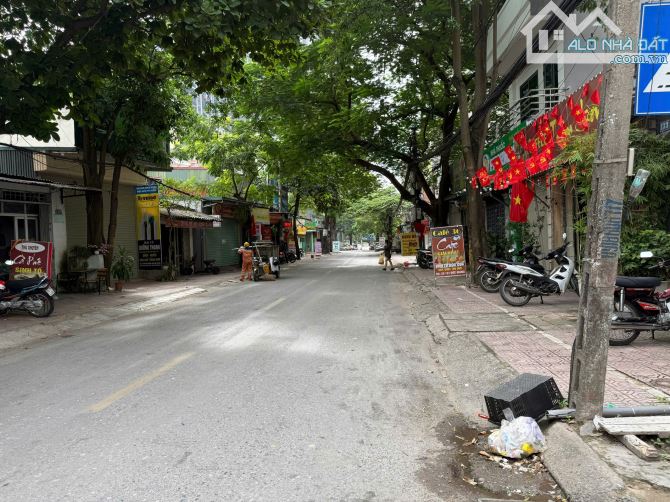 BÁN NHÀ 3 TẦNG  90M2 24 TỶ-MẶT PHỐ ĐỨC GIANG, LONG BIÊN, KINH DOANH ĐỈNH - 1