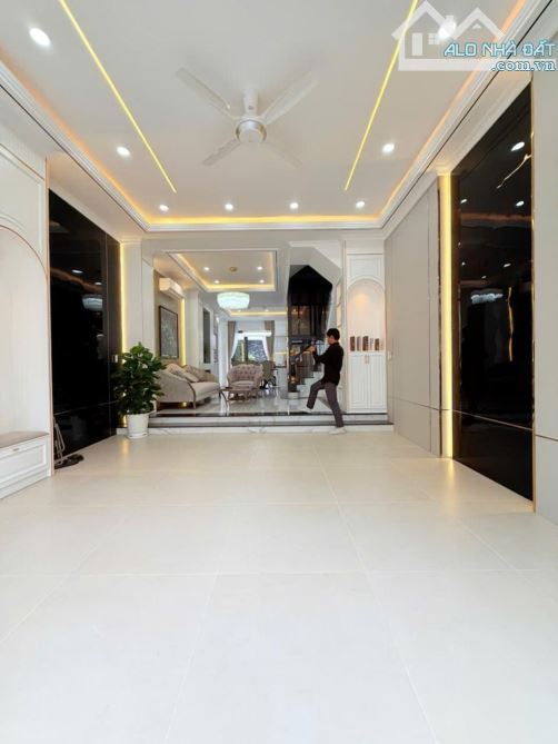 Nhà Phố 4 Tầng - 5x20 - Hẻm Xe Hơi - Gần Trung Tâm Quận 7 - Nhỉnh 10 Tỷ - 1