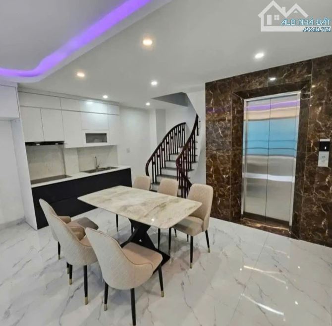 AI NHANH. NHÀ HÀNG XÓM VINHOMS RIVERSIDE, LÔ GÓC, Ô TÔ TRÁNH,GA RA Ô TÔ, THANG MÁY,GIÁ HỜI - 1