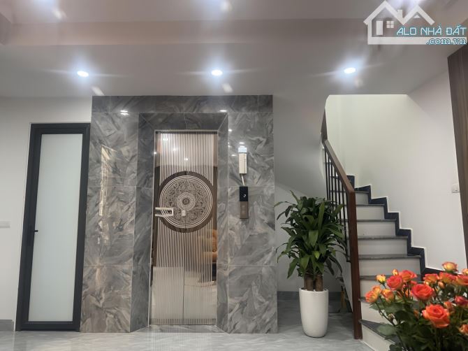 ✨ SIÊU PHẨM ĐỊNH CÔNG – NHÀ MỚI ĐẸP LONG LANH ✨  🏡 Diện tích: 36m² x 6 tầng, Thang máy - 1