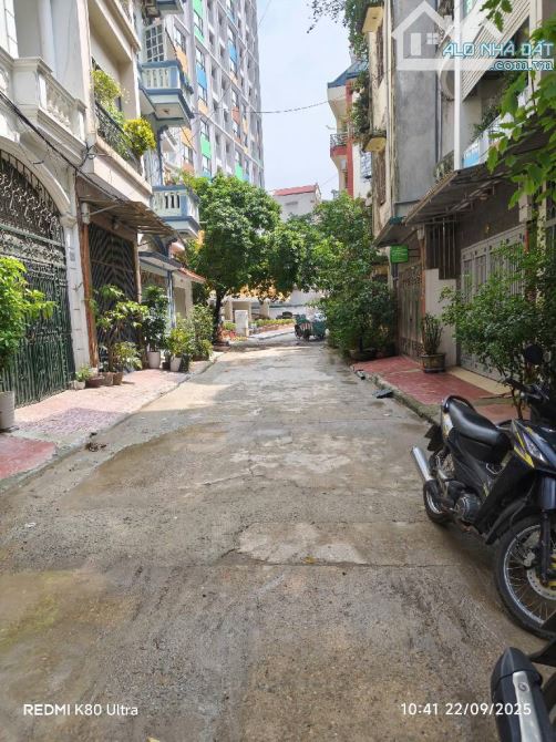 🚗 ĐẸP KEENG ! PHÙNG CHÍ KIÊN, HÀNG XÓM QUAN CHỨC, PHÂN LÔ, Ô TÔ ĐỖ NGÀY ĐÊM - 1
