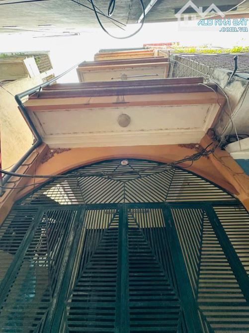 Bán nhà phố Vũ Hữu, 34m2, 4 tầng, nhà dân xây, sổ đẹp, cách vài bước chân ô tô đỗ giá 7.9t - 1