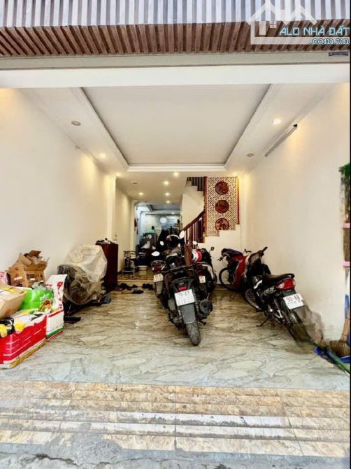 PHỐ GIẢI PHÓNG . Ô TÔ VÀO NHÀ. 60M² - THANG MÁY - 6 TẦNG. GIÁ 15,6 TỶ. QH ỔN ĐỊNH - 1