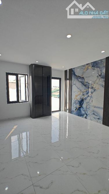 BÁN NHÀ THƯỢNG THANH HƠN 7 TỶ - CÓ THANG MÁY - DT RỘNG 50M , GẦN Ô TÔ - 1