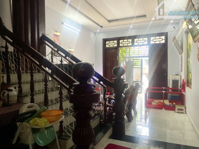 🏡 BÁN NHÀ 2 TẦNG _ 2 MẶT KIỆT 🚗🚗 TRÁNH TÔ HIỆU __ HOÀ MINH. NHINH 4 TỶ - 1