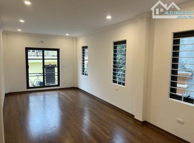 Bán nhà Thạch Bàn, Long Biên 51m2, 6 tầng, thang máy, gần ô tô, 9.3 tỷ - 1