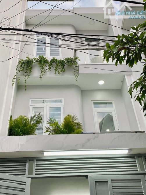 NHÀ ĐẸP HIẾM 6.3 TỶ - 3 TẦNG 4PN VỊ TRÍ VÀNG - NHÀ MỚI XÁCH VALI VÀO Ở - 1