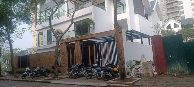 Bán Biệt Thự Khu Nhà Ở Quốc Hội Phùng Khoang DT 140m2,MT 8.8m ,375 Triệu/m2 - 1