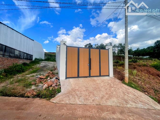 Bán nhà & đất 5x50 hẻm Đường Bồng Lai, Đạ Ròn , Đơn Dương. Lâm Đồng chỉ 2 tỷ - 1