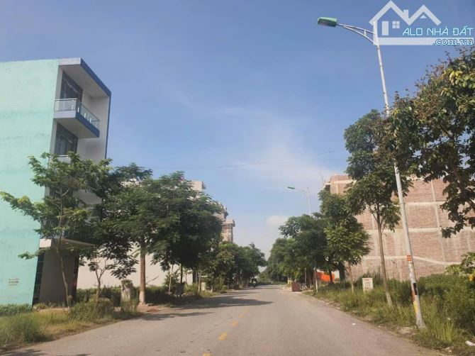 Bán lô mặt Nguyễn Quyền khả lễ dt 102m mt 4.5m hướng ĐN giá 12.2 tỷ - 1