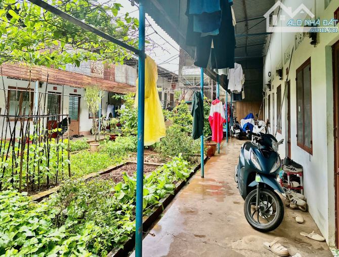 BÁN NHANH DÃY TRỌ CÁCH ĐẠI HỌC TÂY NGUYÊN CHỈ 300m - 1