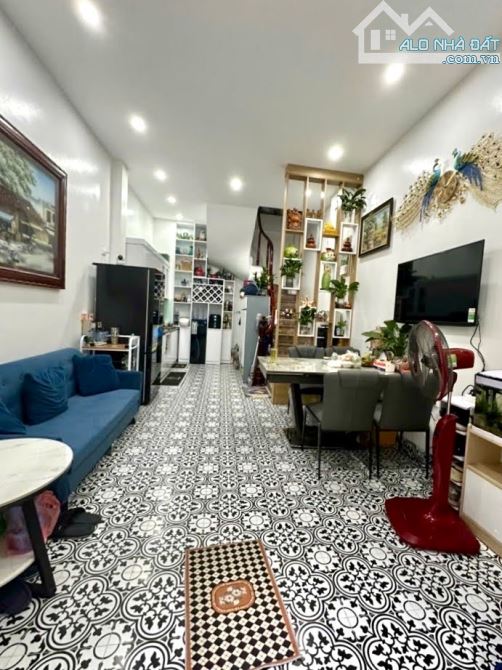 🔥🔥8TỶ SỞ HỮU CĂN LÔ GÓC - HỒ TÙNG MẬU - XUÂN THUỶ - DÂN XÂY - 10M RA Ô TÔ- 5 TẦNG NHÀ ĐẸ - 1