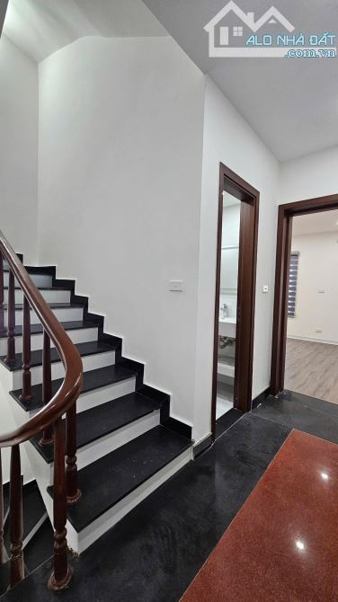 Có 1 Không 2 - Bán Nhà Đẹp Hoàng Hoa Thám 53m2 – 10m ra mặt phố - 12 Tỷ - 1