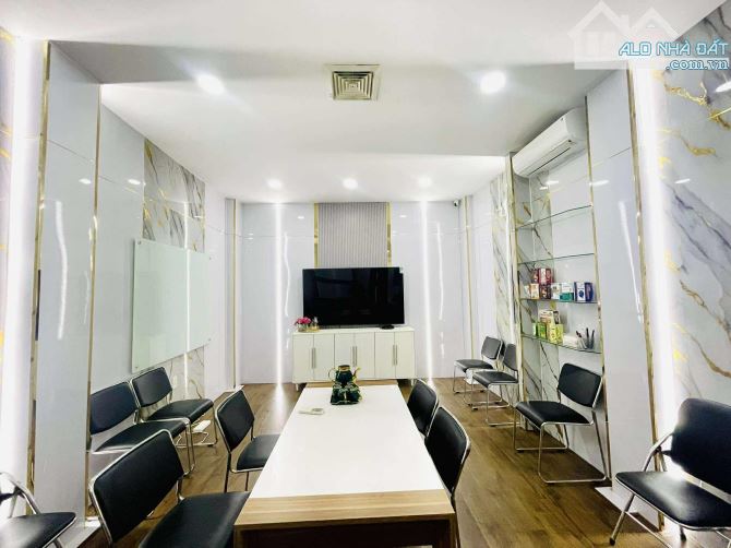 Bán nhà mặt tiền Tạ Quang Bửu,P.5,Q.8,dt: 4 x 17 nhà xây 3 lầu 16 Tỷ 98. - 1