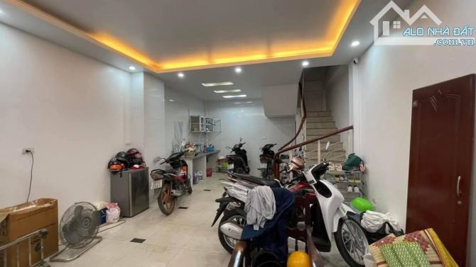 Bán nhà Kim Giang 36m2 3 tầng mt 4m giá 6,9 tỷ. Nhà đẹp , oto đỗ cửa. - 1