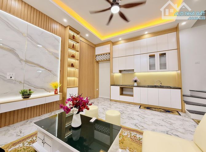 Bán nhà Phố Trạm, Long Biên 36m2, 4 tầng, mt 6m, ô tô đỗ gần, 6.8 tỷ - 1