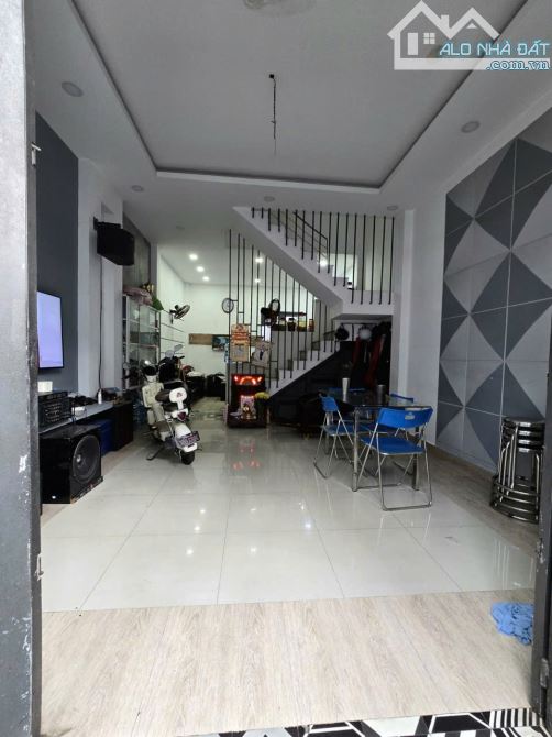 Bán nhà đường số 22 Lê Văn Quới hẻm xe hơi gần mặt tiền 52m2,3 Tầng Nhỉnh 5 tỷ - 1
