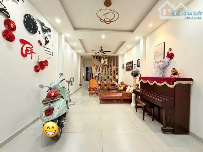 BIỆT THỰ SÂN VƯỜN - 100M2 - 4 TẦNG - HẺM XE HƠI - PHAN XÍCH LONG - CHỈ 12,58 TỶ - 1