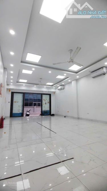 Cần bán gấp căn Liền kề - Shophouse Lavender 176 Định Công, giá tốt, nội thất hiện đại - 1