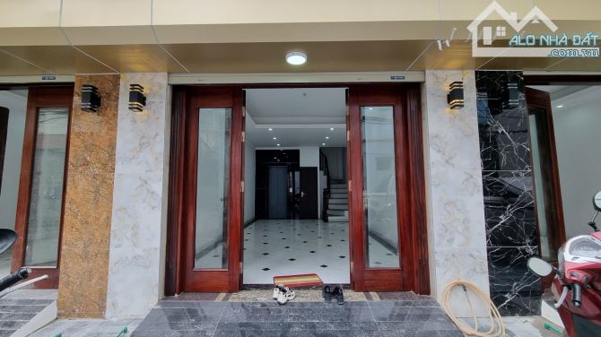 Nhà Phố Tư Đình 30m, 6 tầng,thang máy, nằm trong tổ hợp nhà sang trọng. Ngõ  ô tô tránh - 1