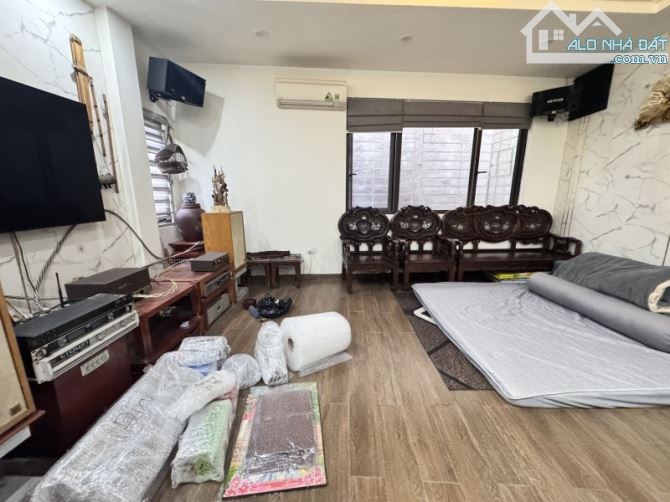 Bán nhà Nguyễn Văn Cừ,Ngọc Lâm 5 tầng,40m,mt5.9m oto đỗ cổng nhỉnh 8 tỷ - 1