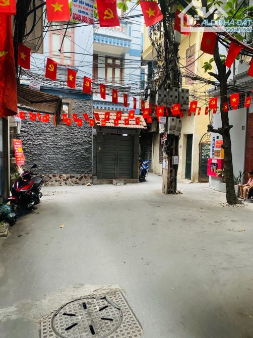 BÁN NHÀ 37M² – 6 TẦNG – MT 4.2M – ĐÊ LA THÀNH – ĐỐNG ĐA –KINH DOANH NHỎ -NGÕ THÔNG- 10.5 T - 1