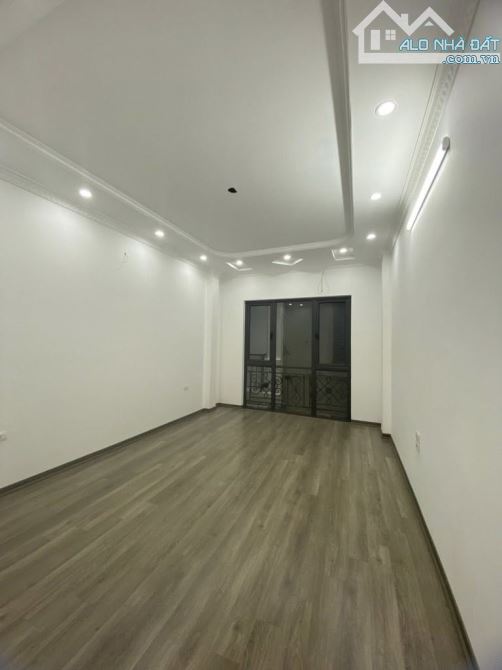 NHÀ ĐẸP HOÀNG MAI- MỚI KÍNH KOONG- NGÕ NÔNG THOÁNG- Ô TÔ ĐỖ CỔNG- FULL NỘI THẤT - 1