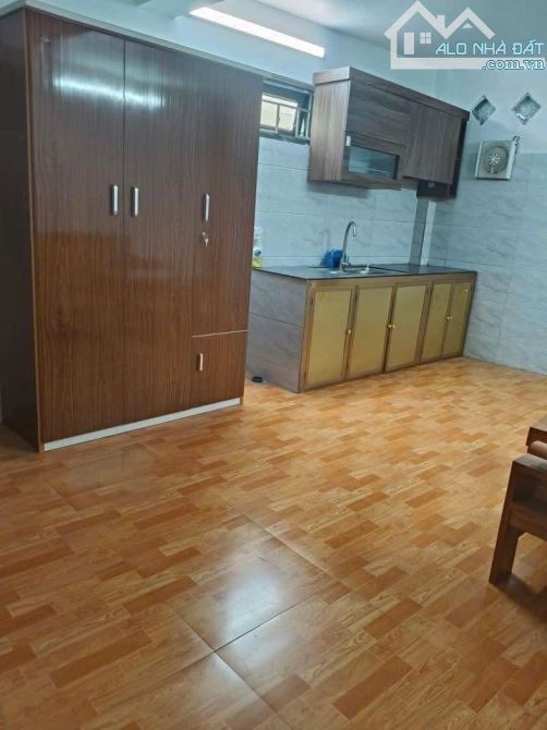 Bán nhà tập thể khu 8/3 Quỳnh mai - 1