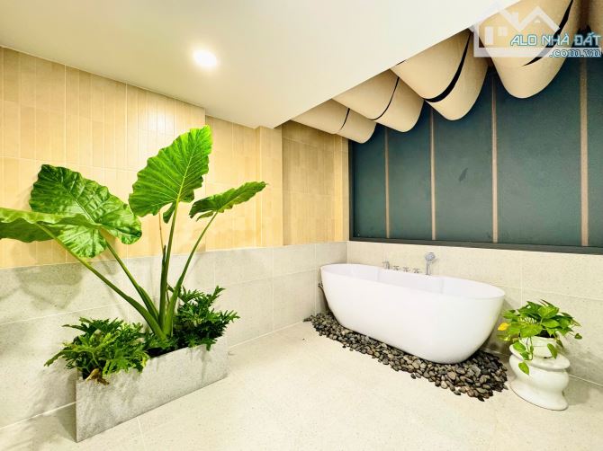 🌆 SIÊU PHẨM PHAM XÍCH LONG, PHÚ NHUẬN CHƯA TỚI 8 ĐỒNG - VỚI 5PN,5NVS - 5 TẦNG BTCT - HOÀN - 12