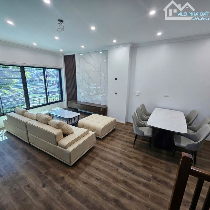 Bán nhà Hoa Lâm: 42m2 x 5 tầng x MT 5M, thang máy x gara ô tô, KD sầm uất! - 13