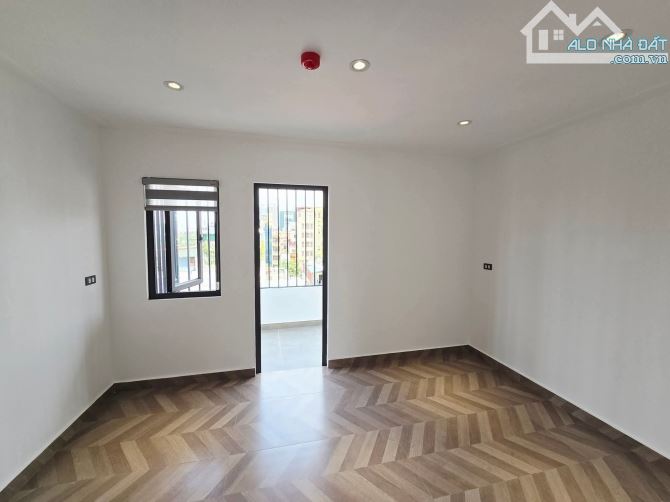 7 tầng thang máy xây mới Hoàng Quốc Việt oto tránh vỉa hè, 20m ra Phố, 60m2. Giá 31 tỷ - 19