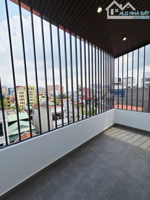 7 tầng thang máy xây mới Hoàng Quốc Việt oto tránh vỉa hè, 20m ra Phố, 60m2. Giá 31 tỷ - 20